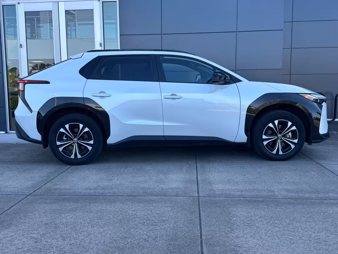 2024 Toyota Bz4X XLE - Image 2