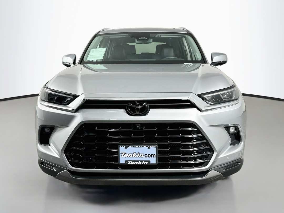 2024 Toyota Grand Highlander Platinum - Image 2