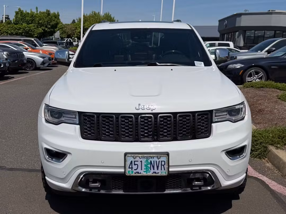 2018 Jeep Grand Cherokee Overland - Image 3