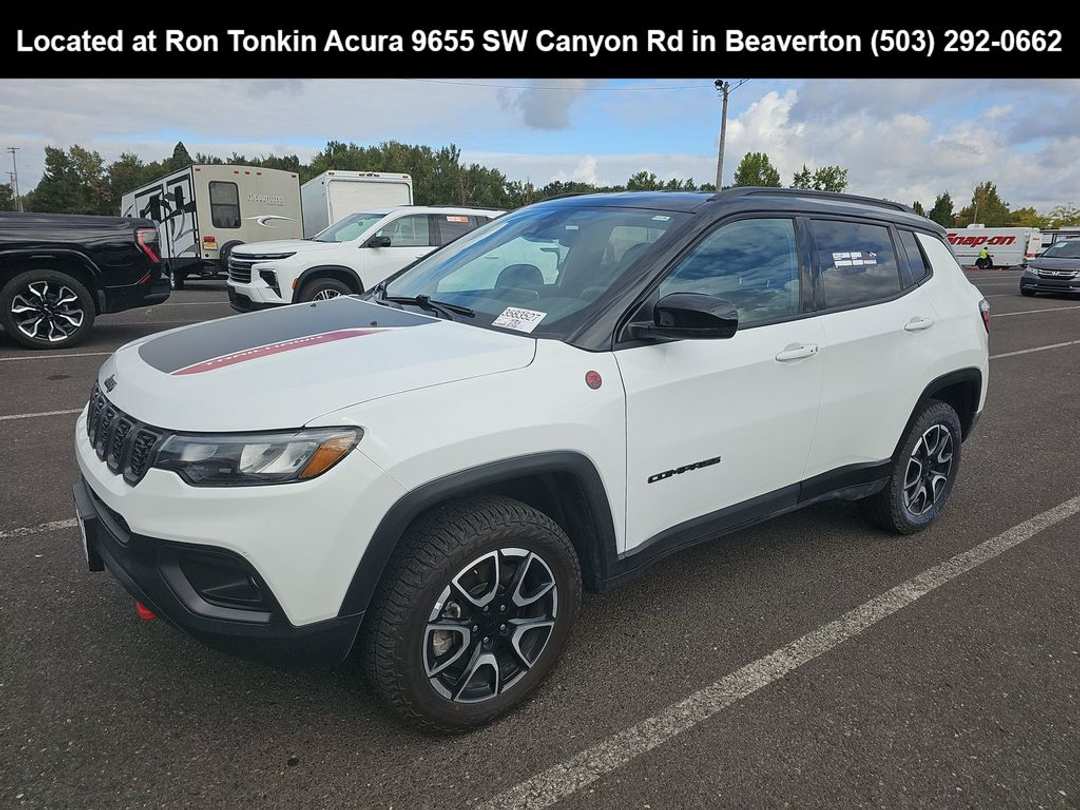 2024 Jeep Compass Trailhawk - Image 3