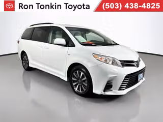 2018 Toyota Sienna LE