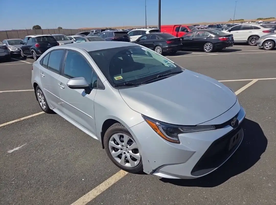 2021 Toyota Corolla LE - Image 2