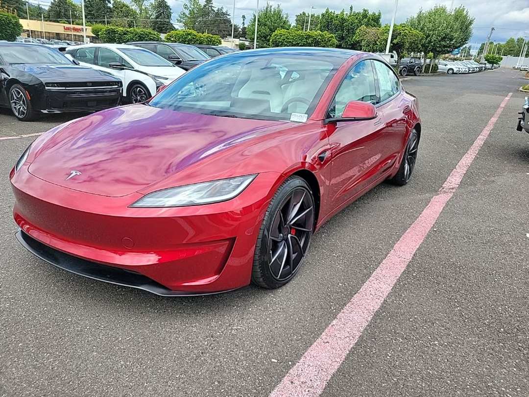 2025 Tesla Model 3 Performance - Image 3