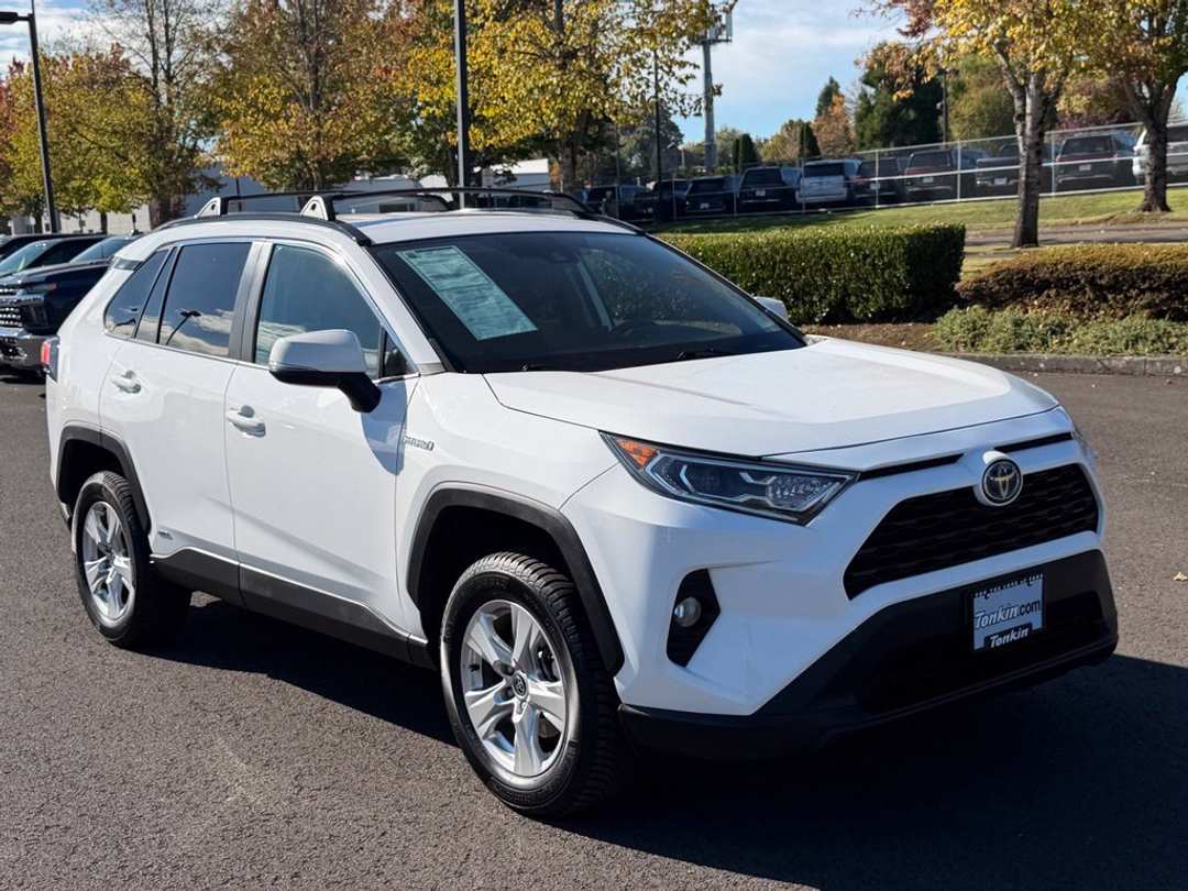 2021 Toyota Rav4 Hybrid XLE - Image 2