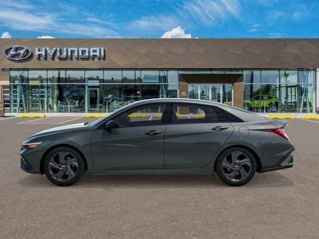 2026 Hyundai Elantra SEL Sport - Image 3