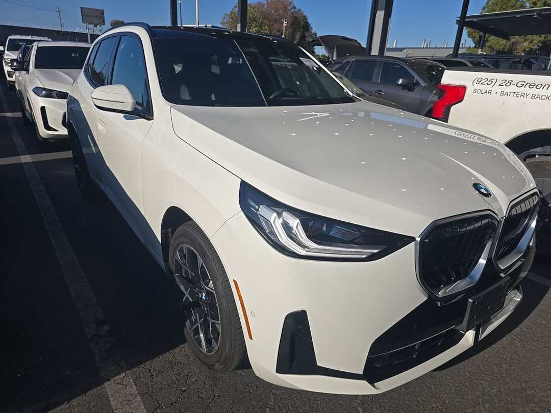 2025 BMW X3 30 xDrive - Image 2