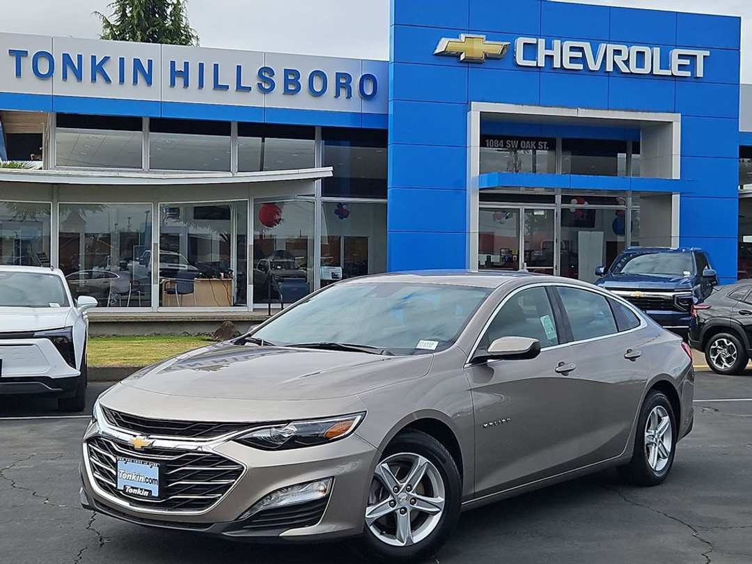 2024 Chevrolet Malibu LT - Image 2