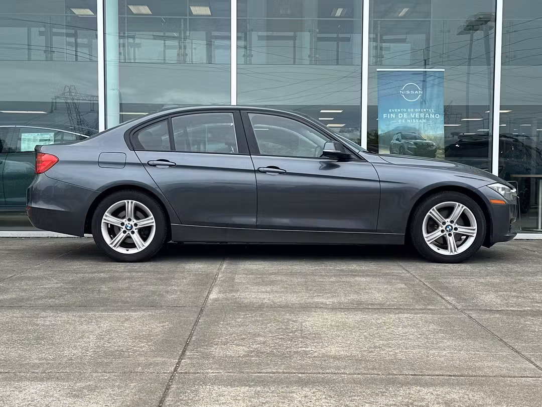 2015 BMW 3 Series 328i - Image 2