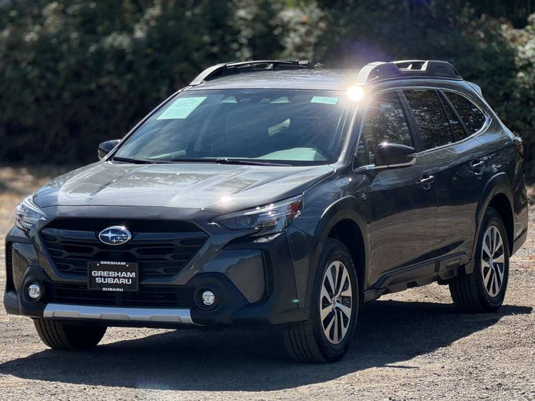 2023 Subaru Outback Premium - Image 3