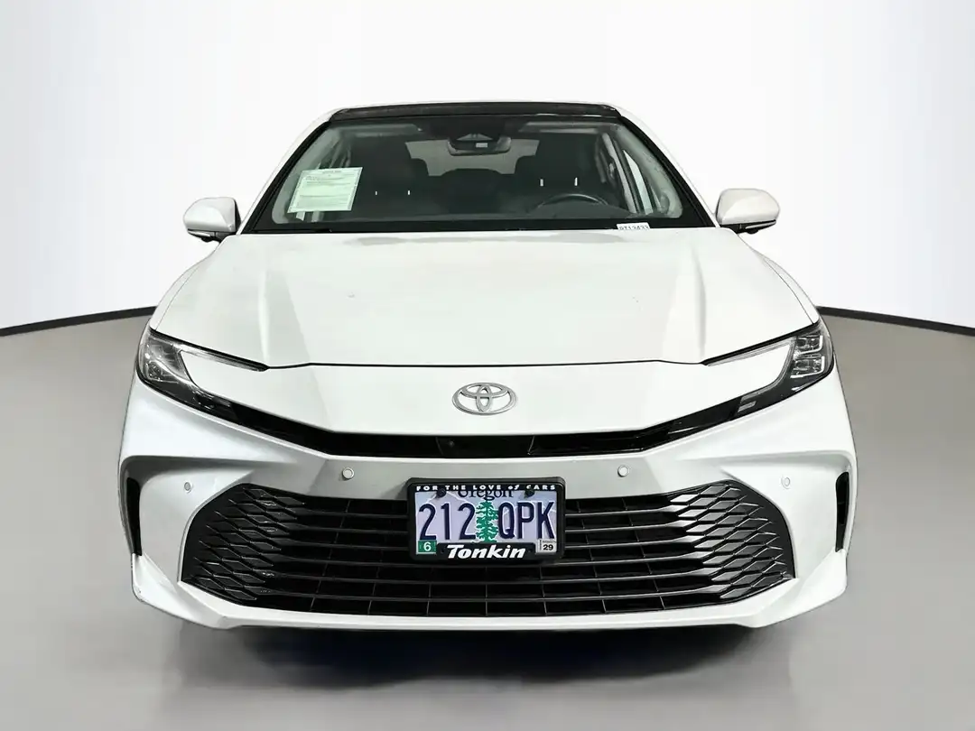 2025 Toyota Camry XLE - Image 2