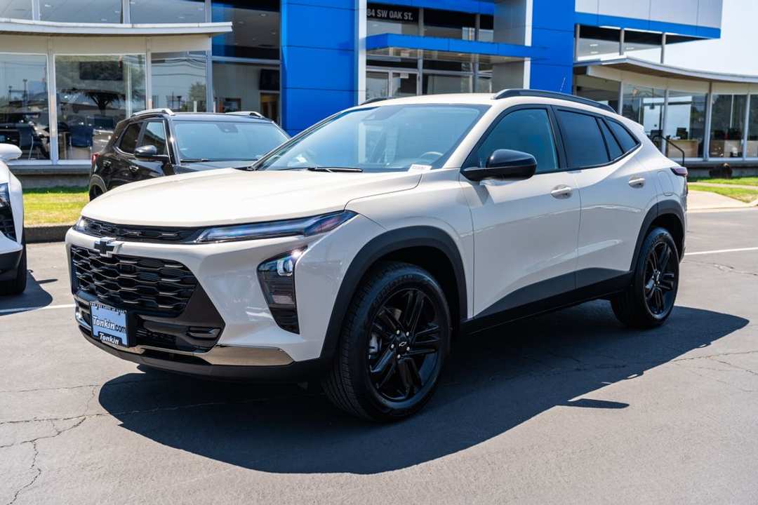 2026 Chevrolet Trax ACTIV - Image 2