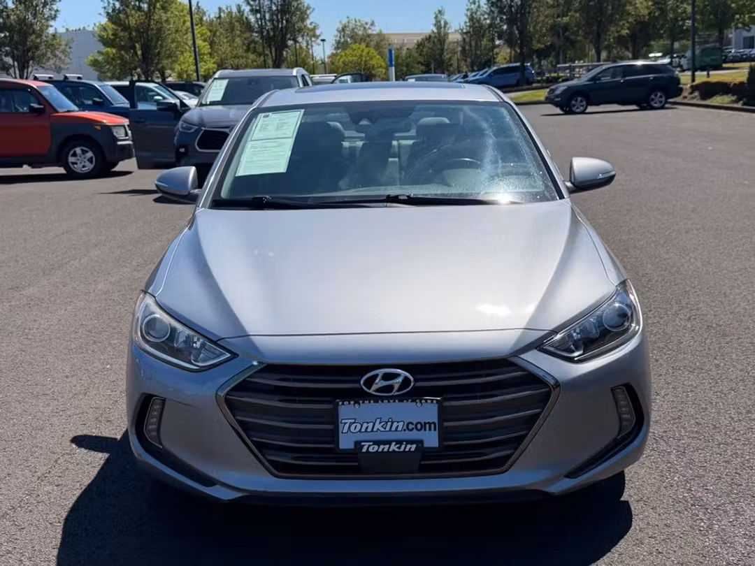2017 Hyundai Elantra Limited - Image 3