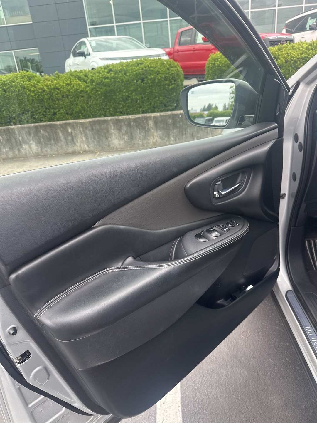 2020 Nissan Murano SV - Image 3