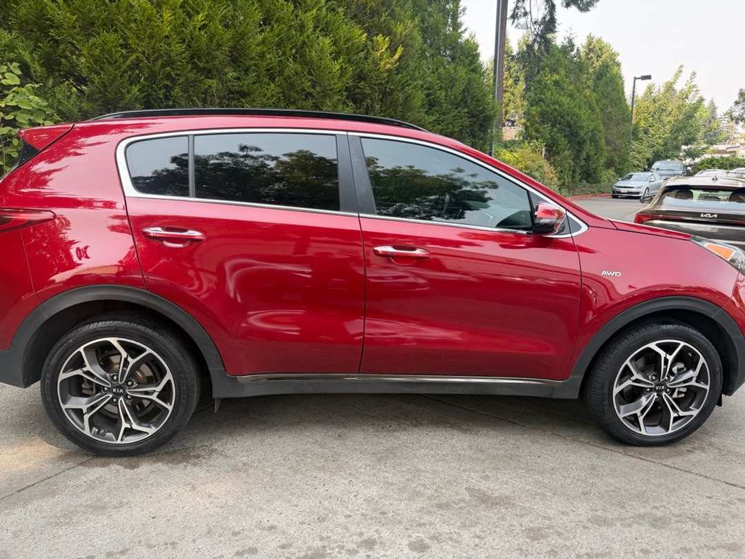 2020 Kia Sportage SX - Image 2