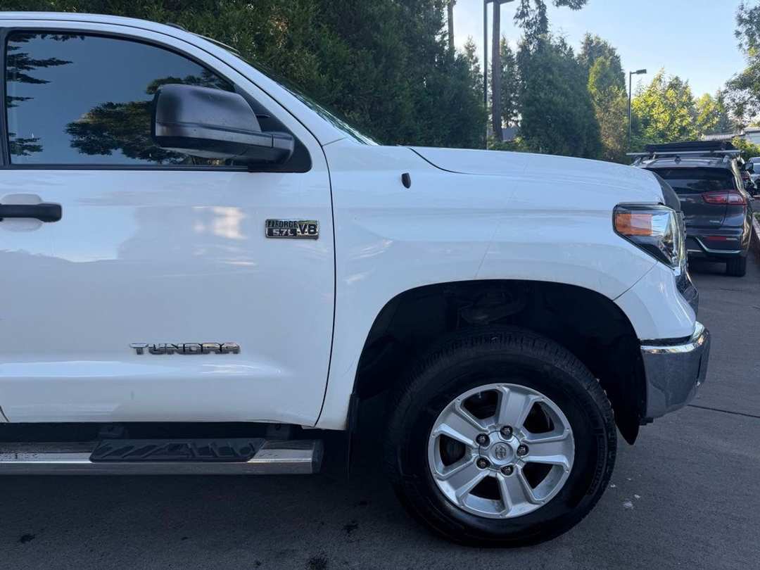 2018 Toyota Tundra SR5 - Image 3