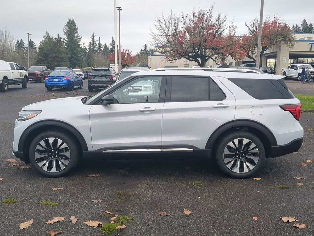 2026 Ford Explorer Platinum - Image 2