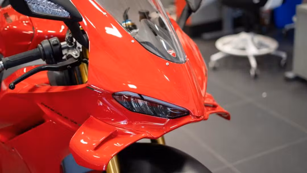 2025 Ducati Panigale V4S - Clearance Pricing! - Image 2
