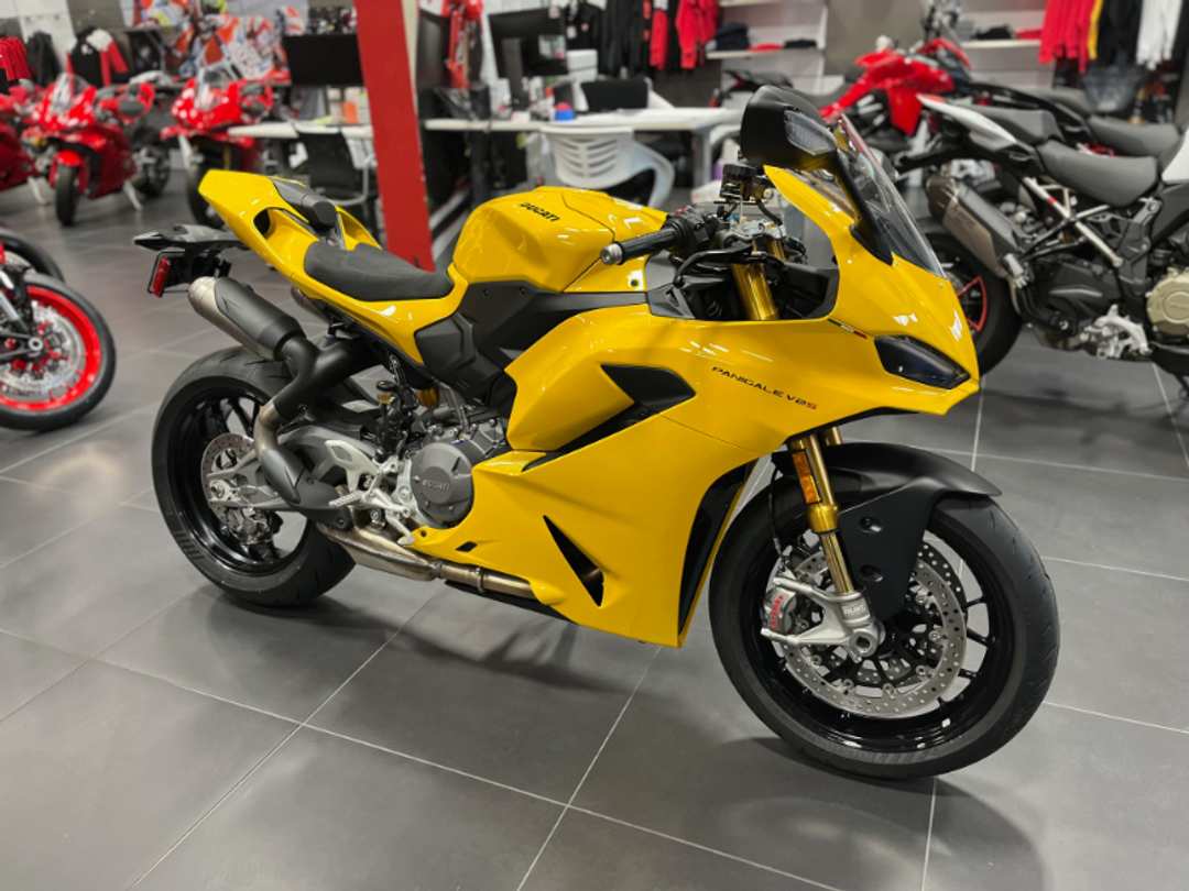 2026 Ducati Panigale V2S - Image 3