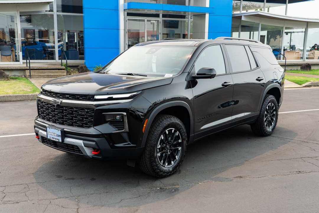 2026 Chevrolet Traverse Z71 - Image 2