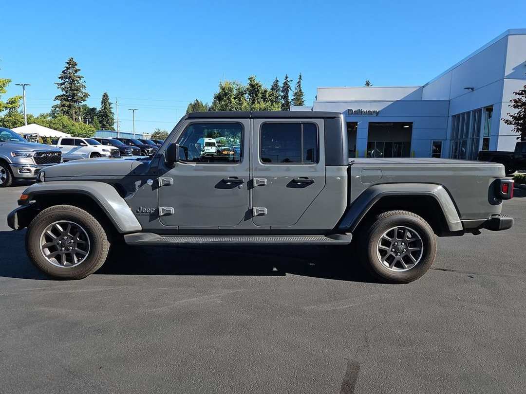 2021 Jeep Gladiator Overland - Image 3