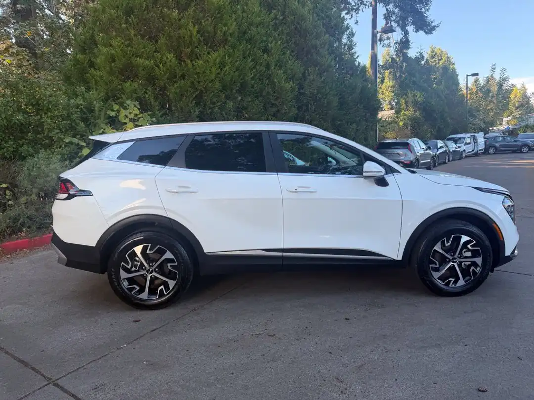 2025 Kia Sportage Hybrid EX - Image 2