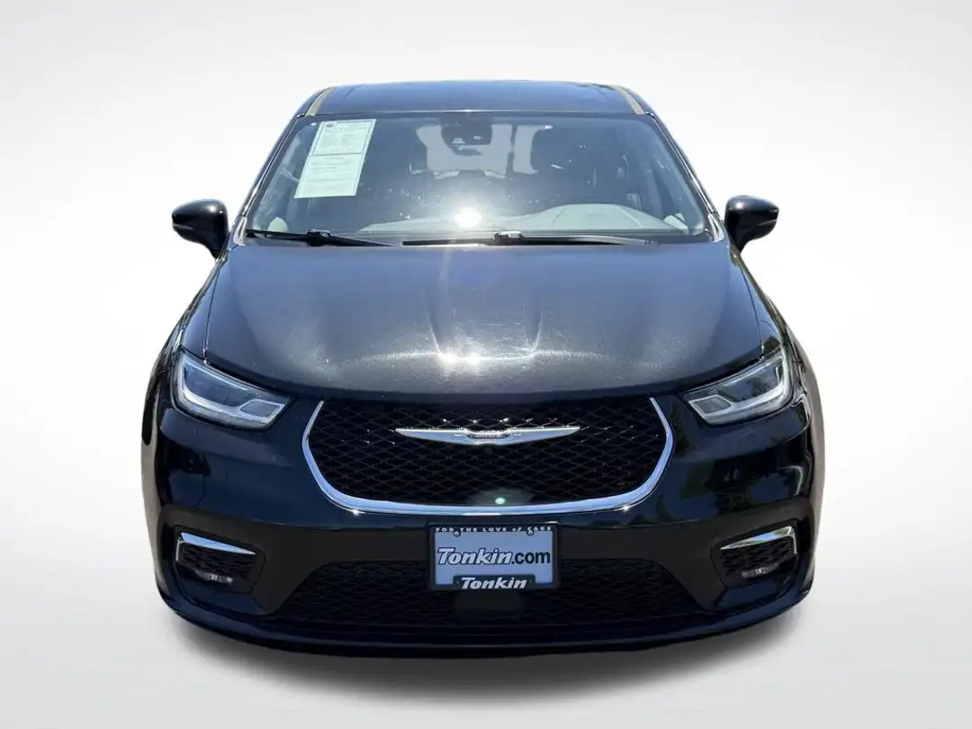 2023 Chrysler Pacifica Hybrid Touring L - Image 3