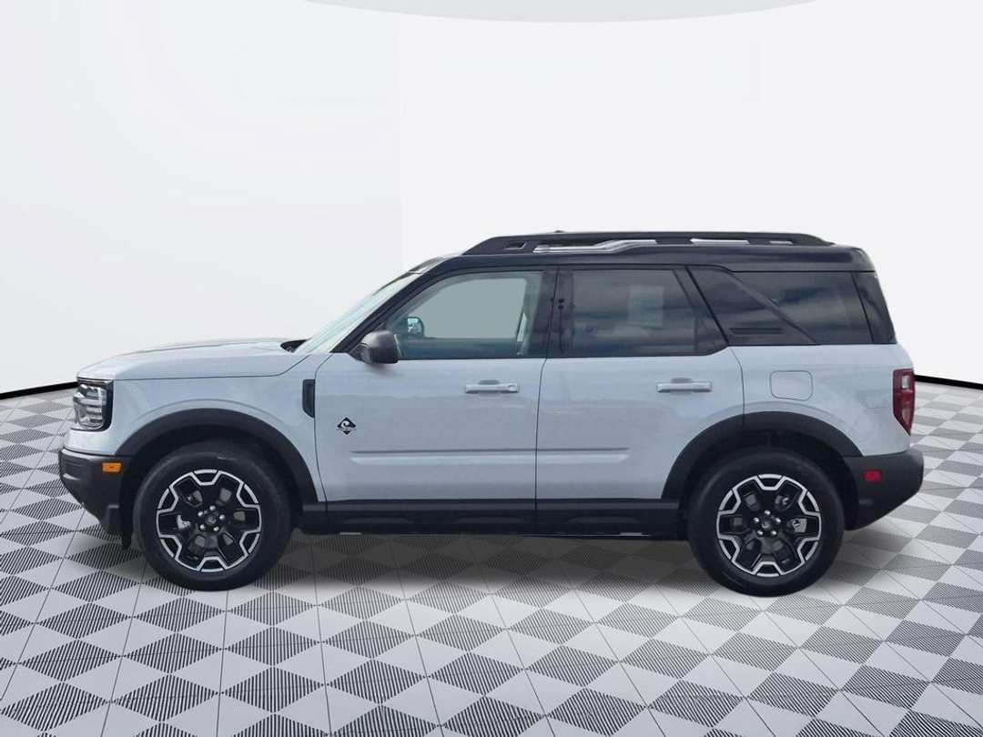 2026 Ford Bronco Sport Outer Banks - Image 3