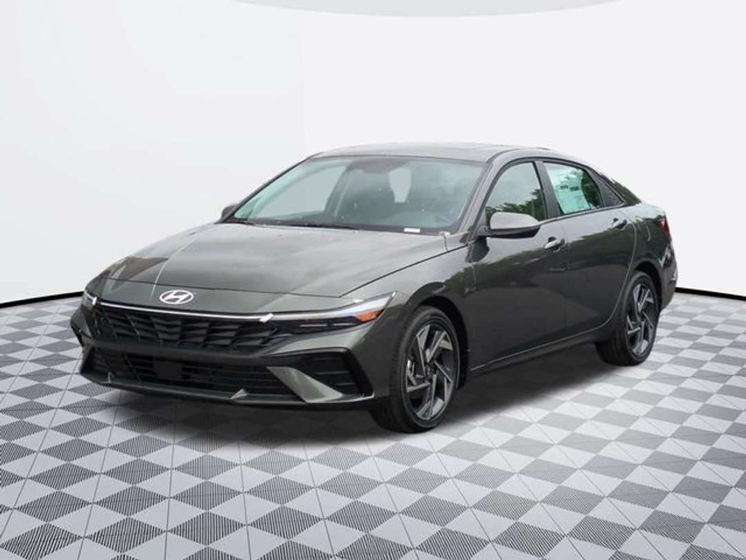 2026 Hyundai Elantra Limited - Image 3