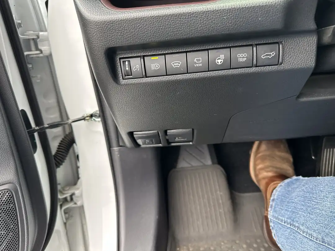 2025 Toyota Rav4 Limited - Image 3