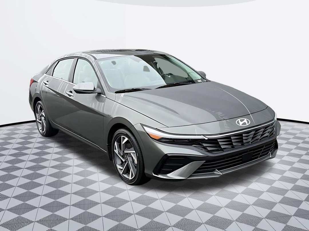 2026 Hyundai Elantra Hybrid Limited - Image 2
