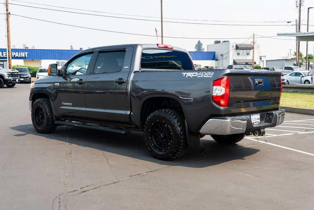 2016 Toyota Tundra SR5 - Image 2