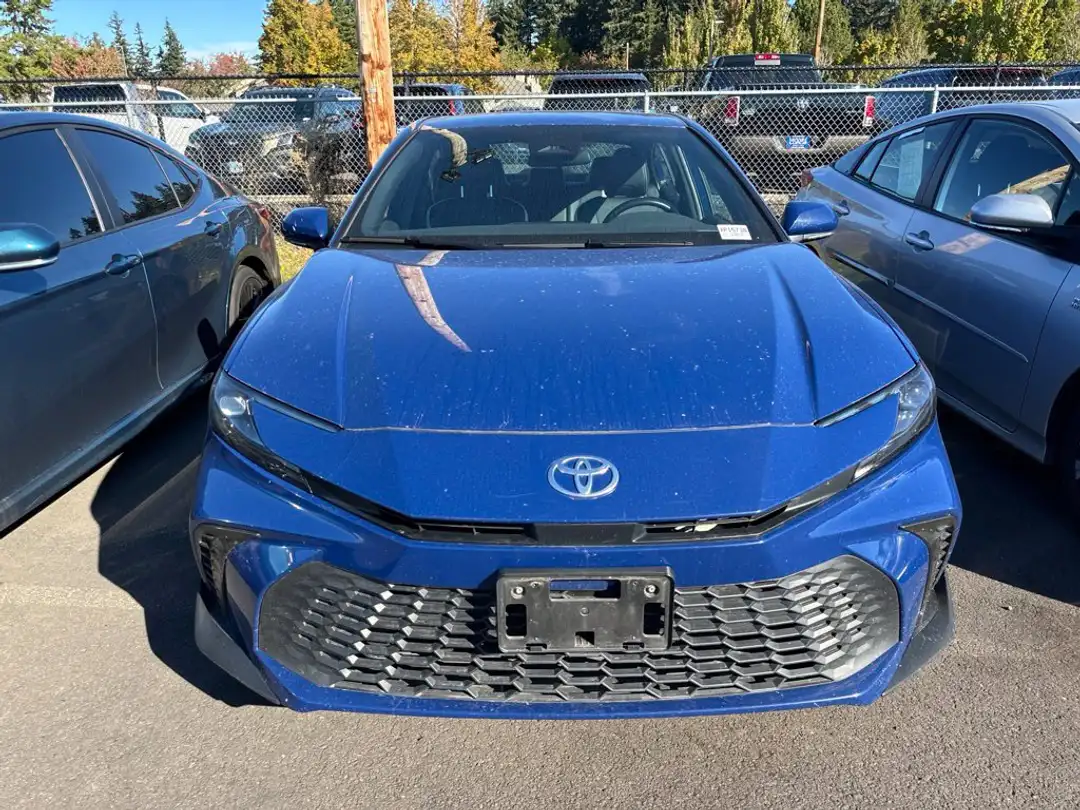 2025 Toyota Camry SE - Image 2