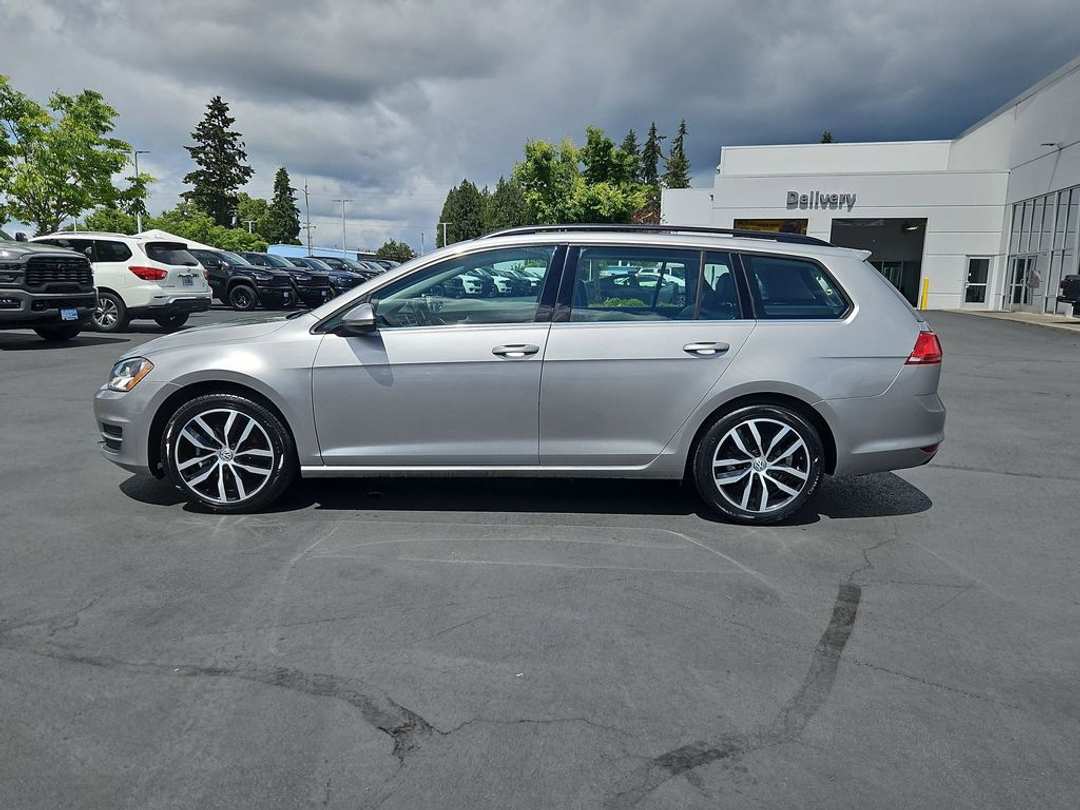 2016 Volkswagen Golf Sportwagen TSI Limited Edition - Image 3