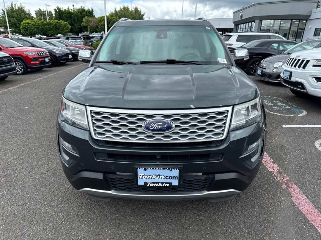 2016 Ford Explorer Platinum - Image 2
