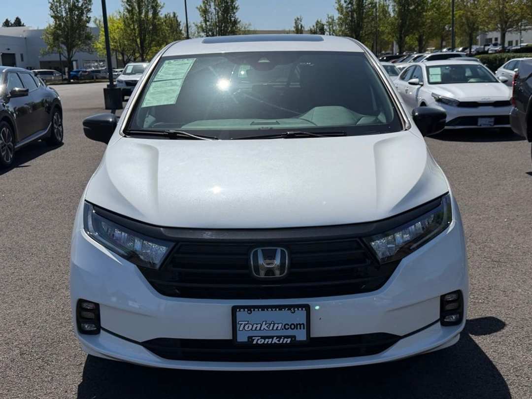 2023 Honda Odyssey Sport - Image 3
