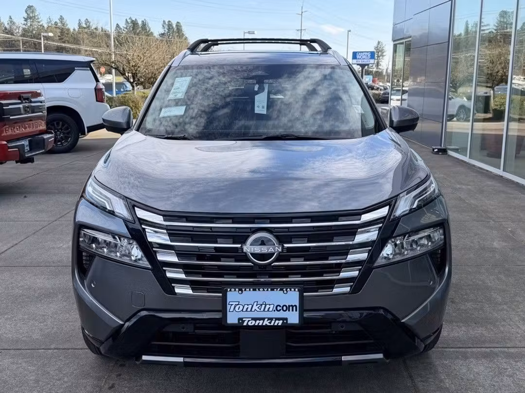 2026 Nissan Rogue Platinum - Image 3