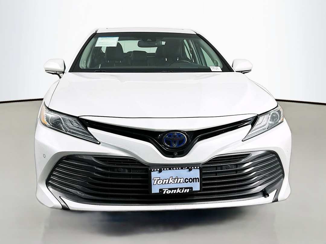 2018 Toyota Camry Hybrid XLE - Image 2