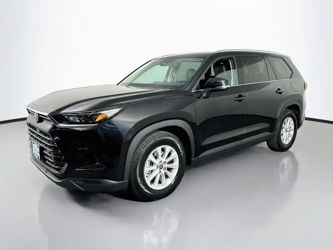 2024 Toyota Grand Highlander XLE - Image 3