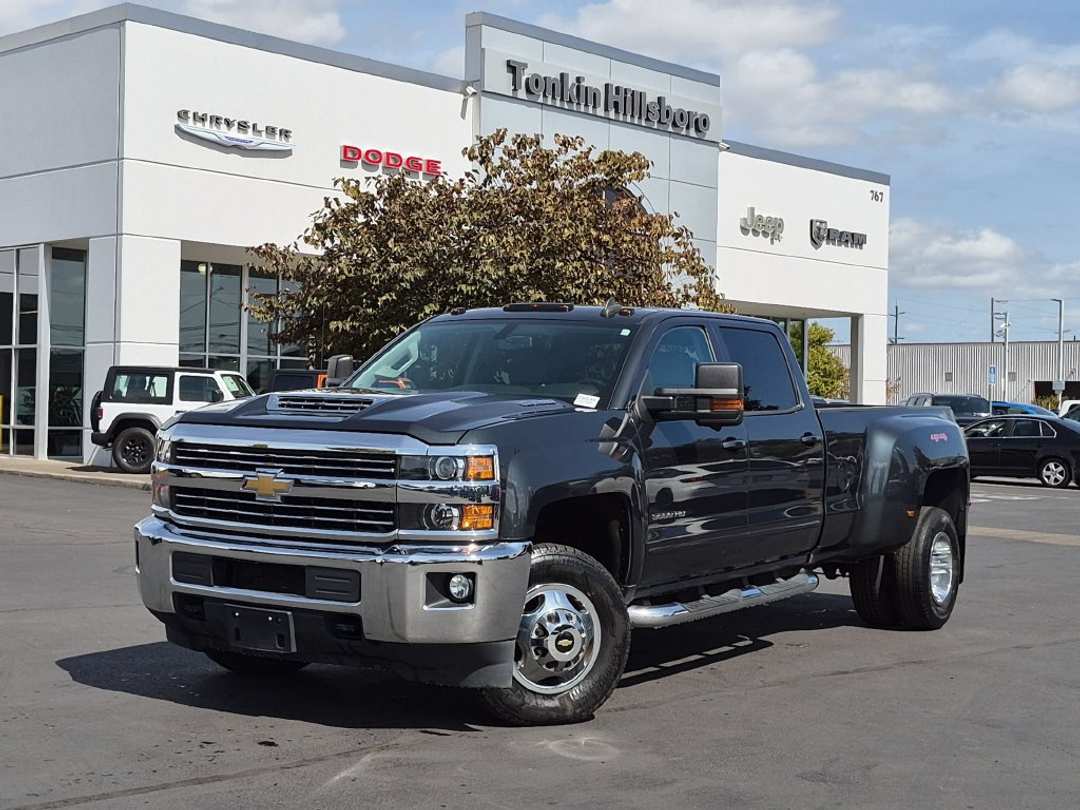 2017 Chevrolet Silverado 3500Hd LT - Image 2