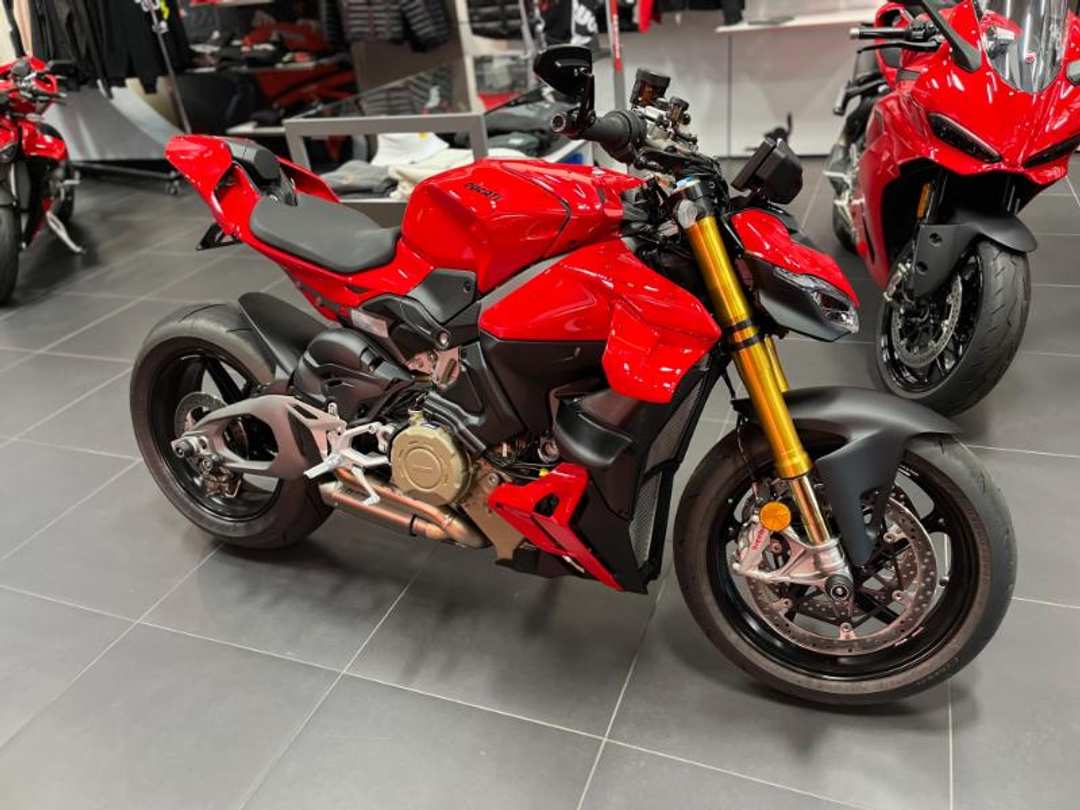 2026 Ducati Streetfighter V4S Demo - Image 2