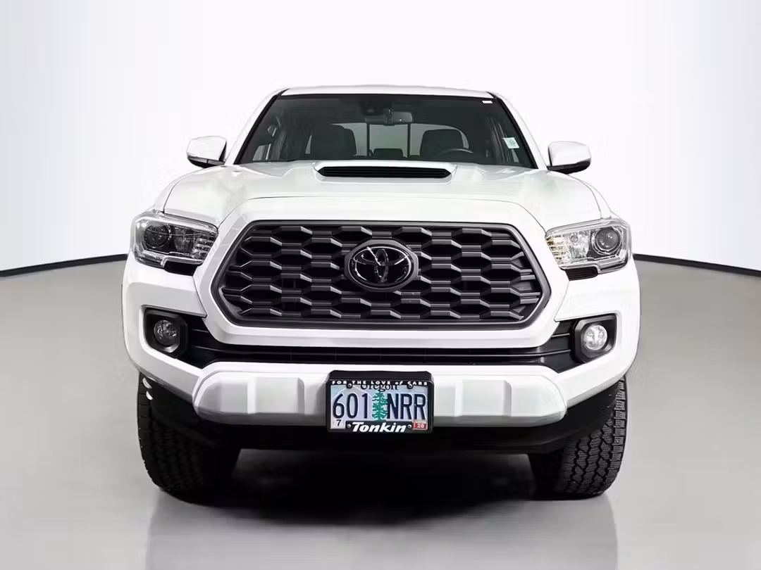 2022 Toyota Tacoma TRD Sport - Image 3