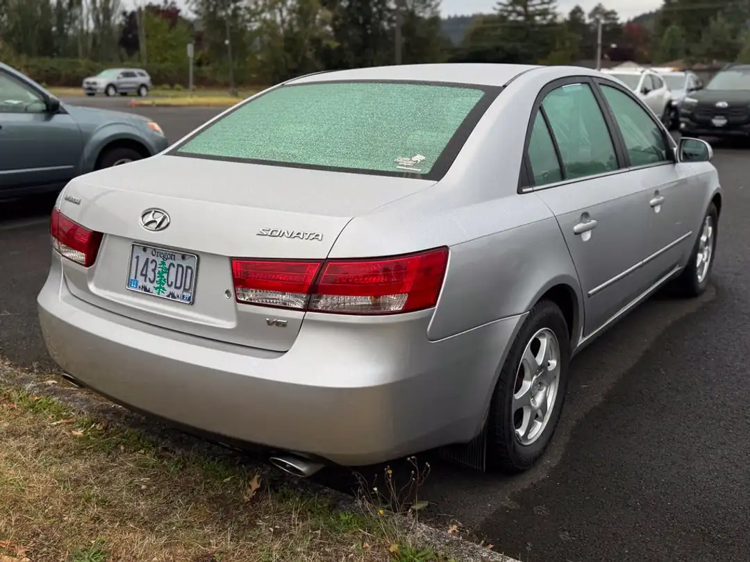 2006 Hyundai Sonata GLS V6 - Image 2