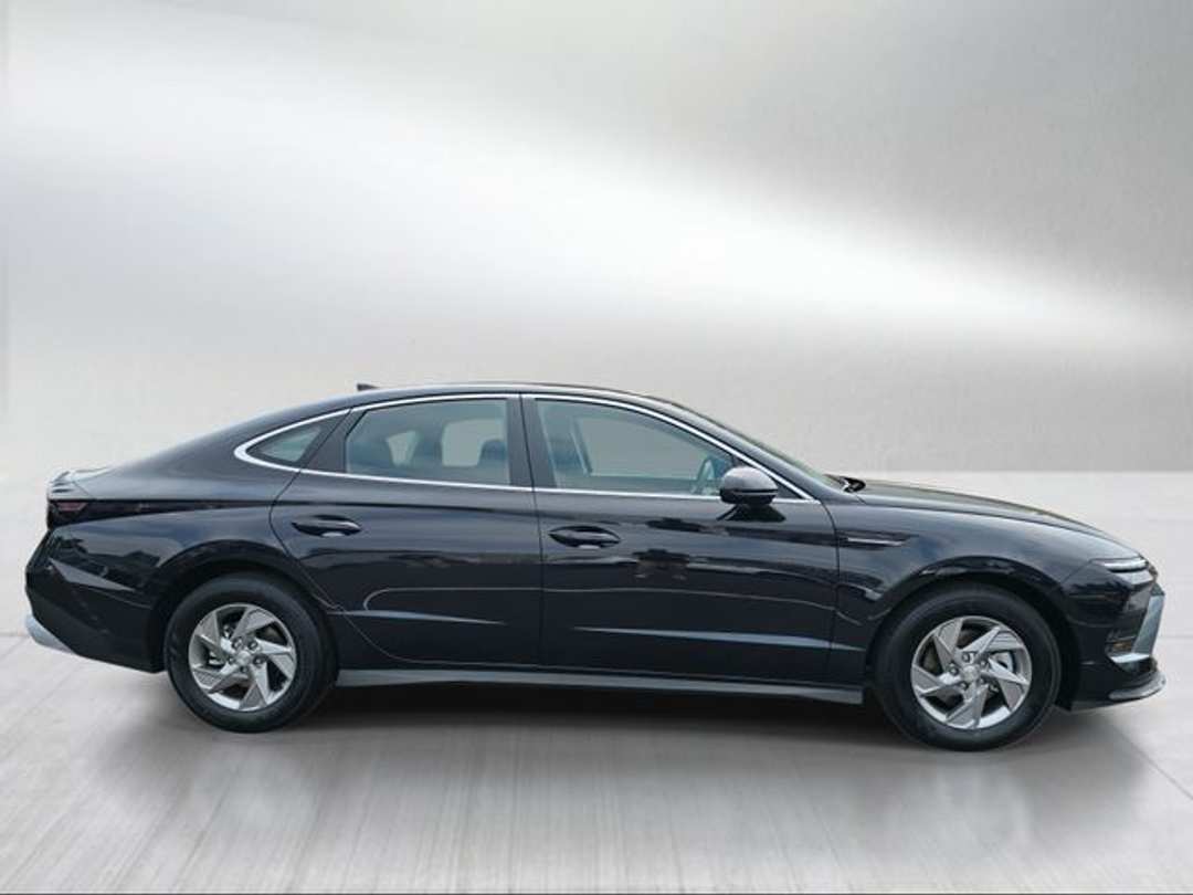2026 Hyundai Sonata SE - Image 2