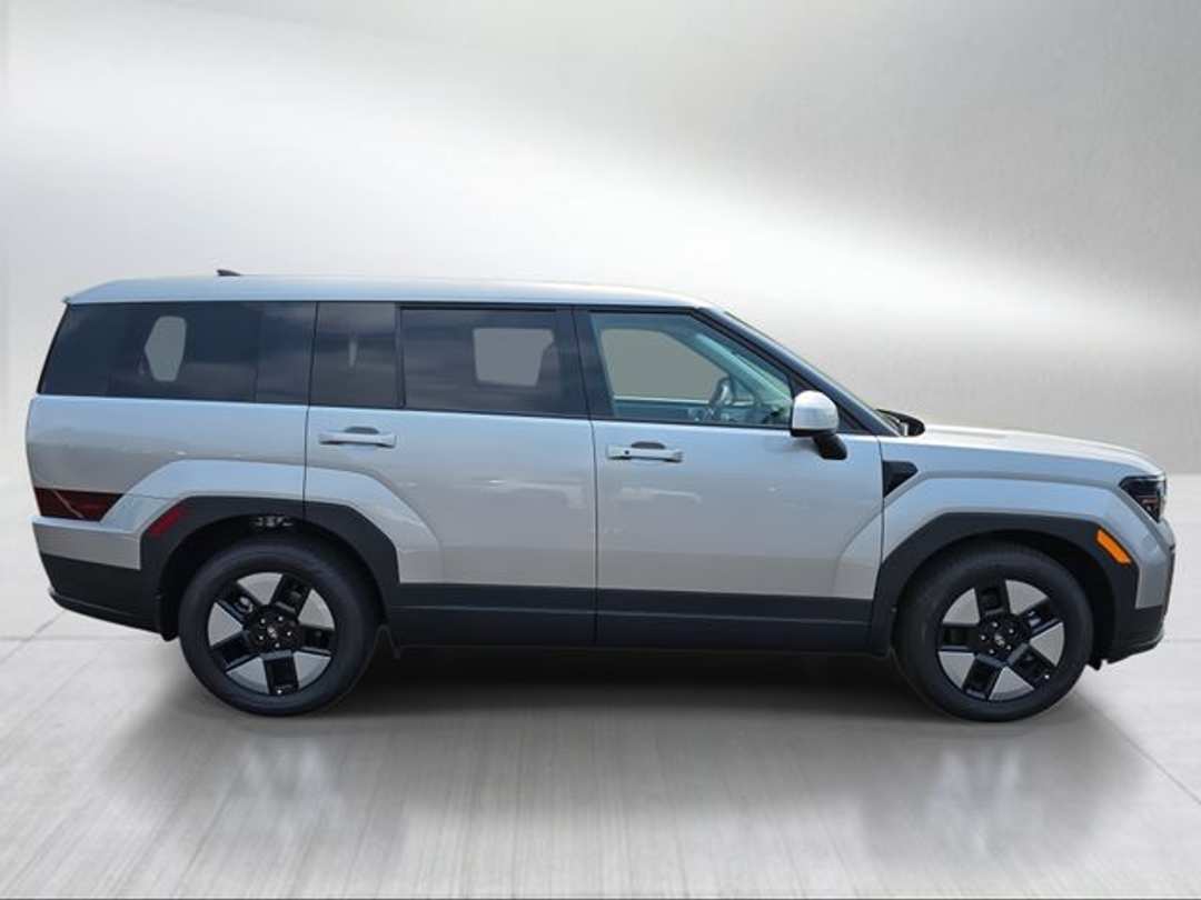 2026 Hyundai Santa Fe Hybrid SE - Image 2