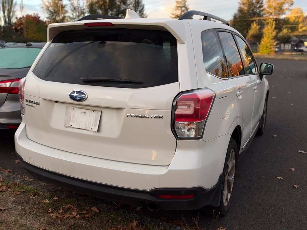 2018 Subaru Forester 2.5i Touring - Image 2