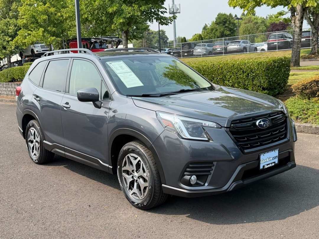 2022 Subaru Forester Premium - Image 2
