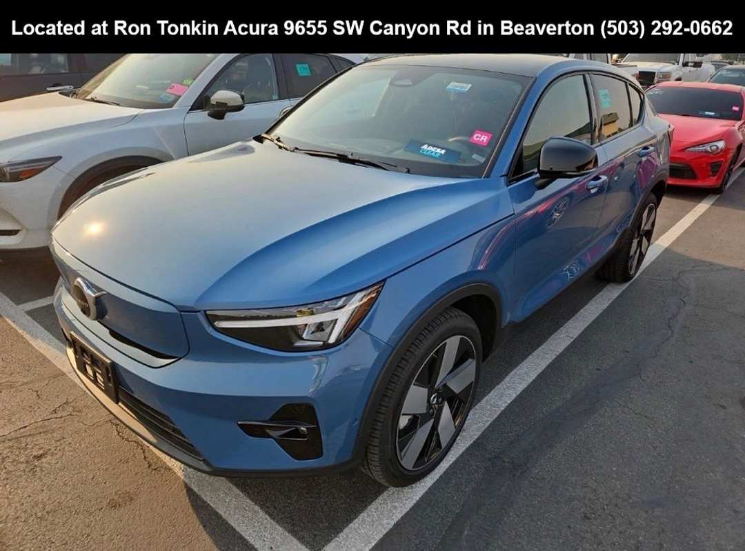 2024 Volvo C40 Recharge Pure Twin Plus - Image 3
