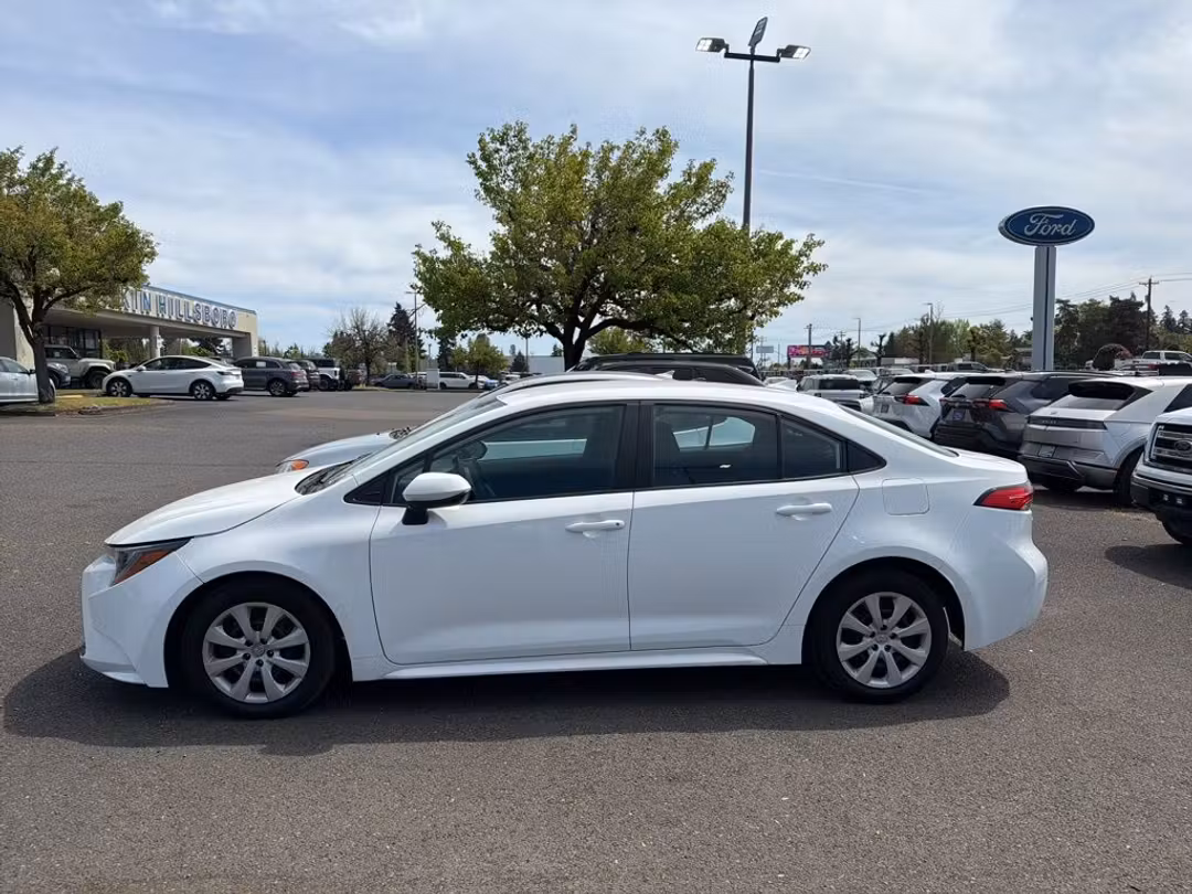 2024 Toyota Corolla LE - Image 2