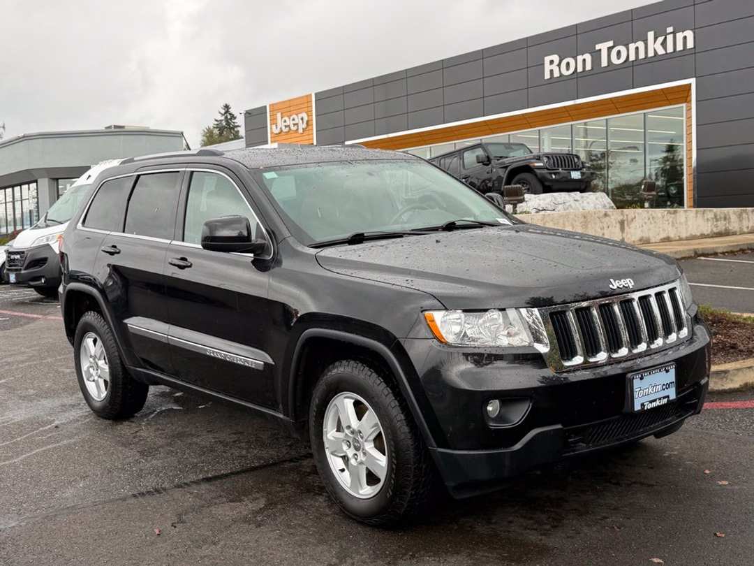 2013 Jeep Grand Cherokee Laredo - Image 2