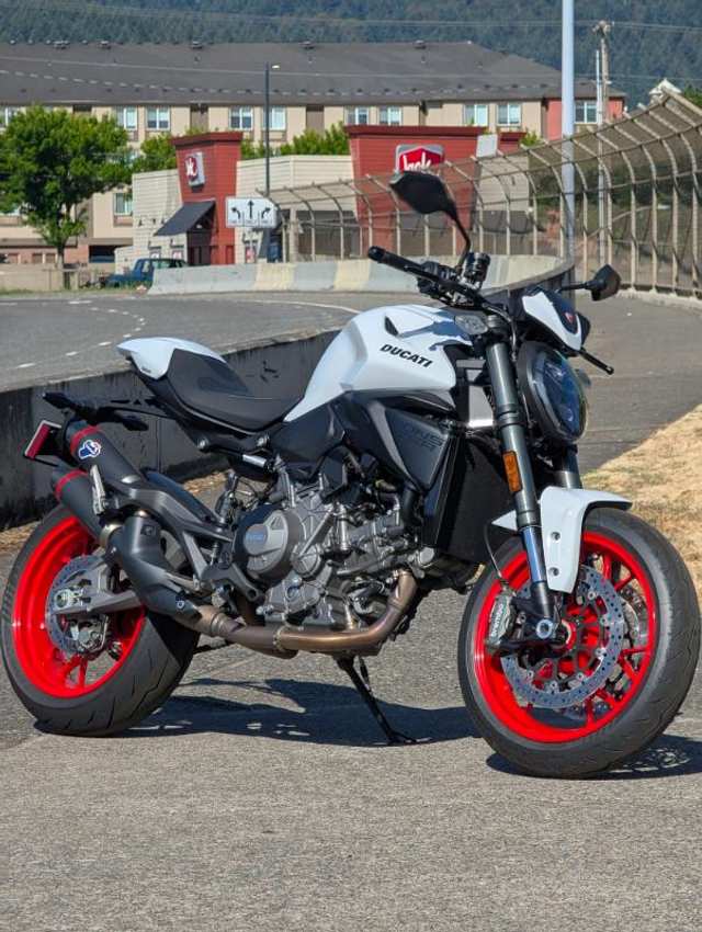 2026 Ducati Monster Plus